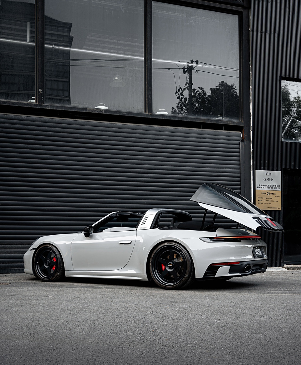 哑灰保时捷911 targa 4s 优雅到极致  钢琴亚灰,一种无可挑剔的颜色