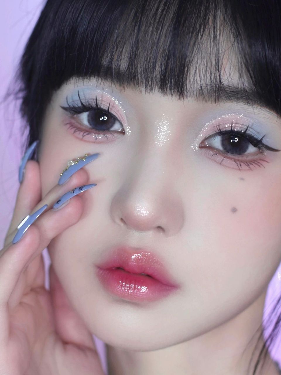 内双保姆级截断式眼妆教程 画腻了粉色截断眼妆的,不如来学学撞色截断