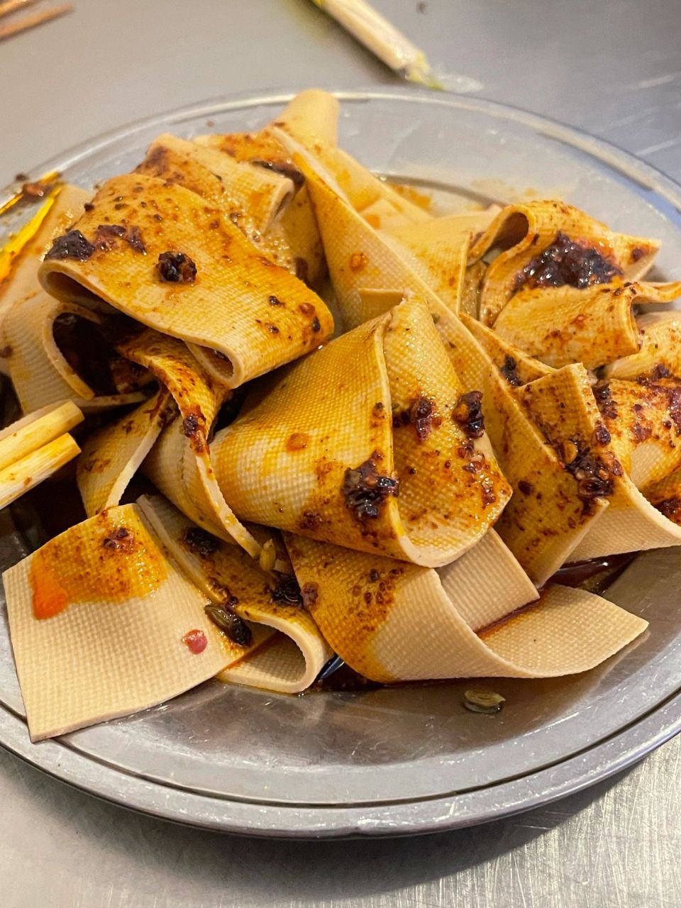 老城人从小吃到大的勋哥烩饼只做烩馍和烩饼 少说小十年了烩饼趁热吃