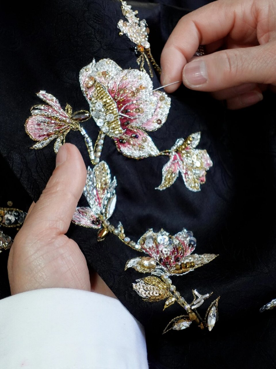 我们为吴千语&施伯雄独家定制norareve婚服  恭喜这