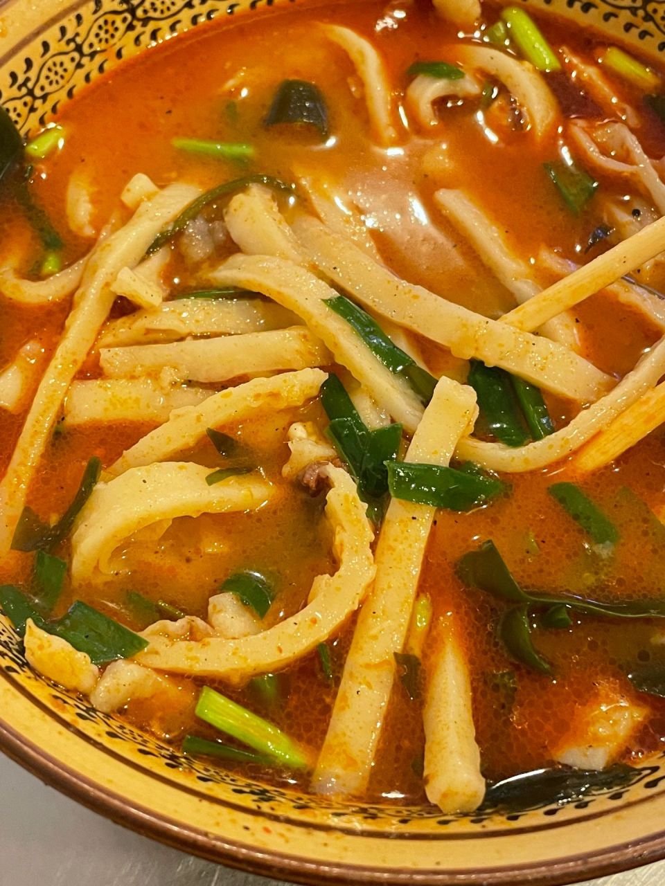 老城人从小吃到大的勋哥烩饼只做烩馍和烩饼 少说小十年了烩饼趁热吃