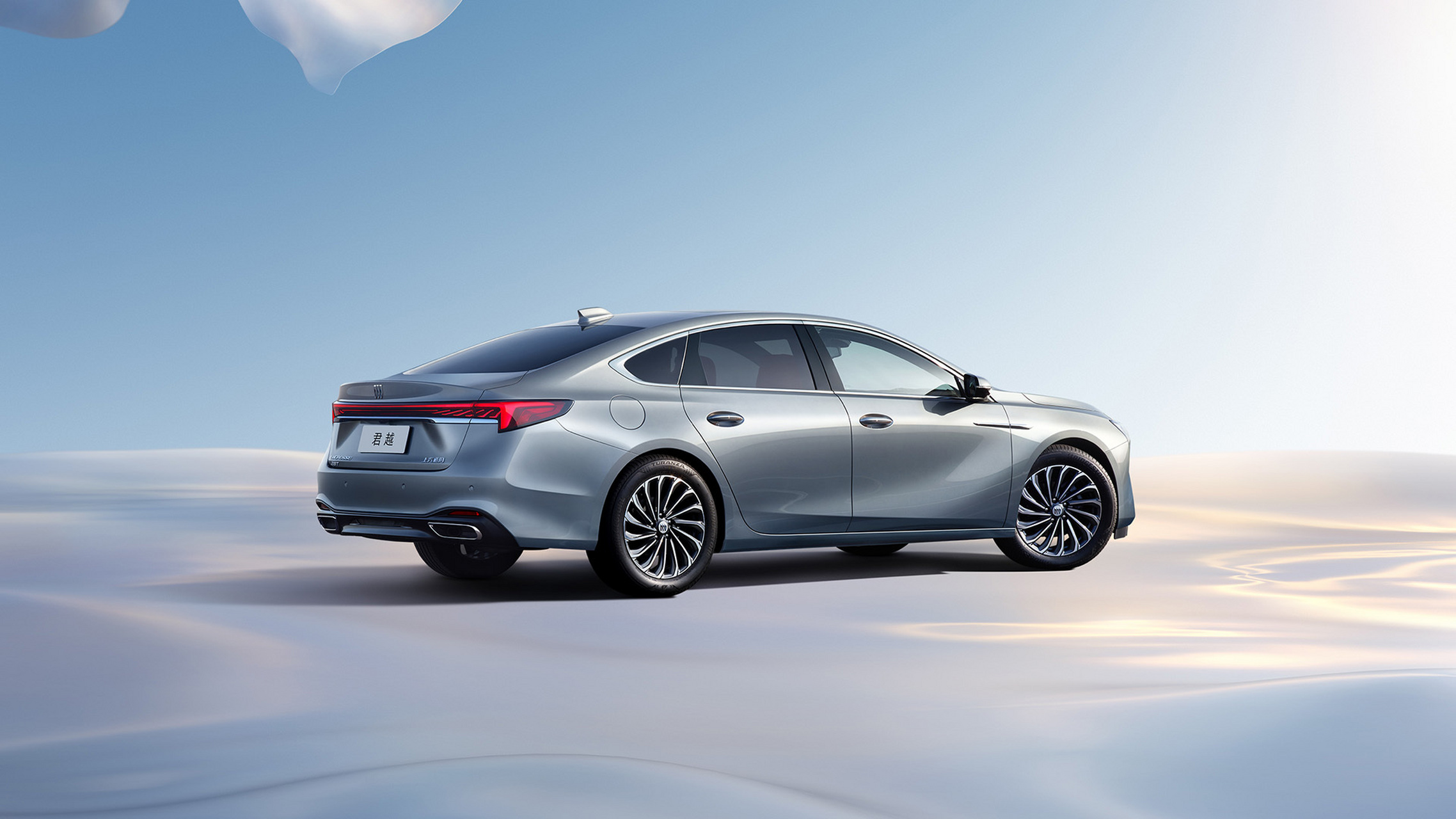 试驾了别克君越b级车,感受到高级座驾的舒适与豪华.