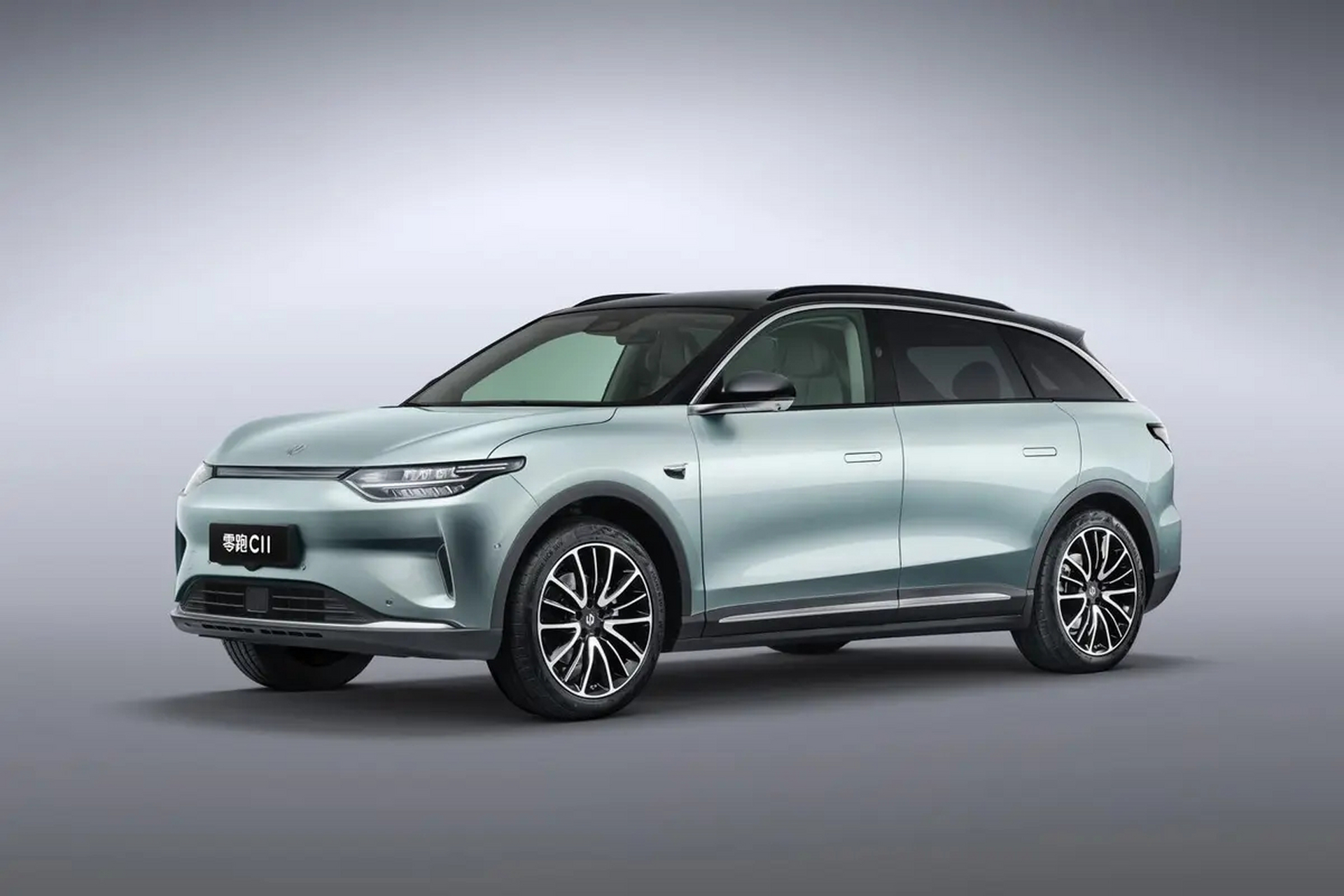 零跑c11是一款外观独特,内饰精致,动力出色,配置卓越的纯电动车型.