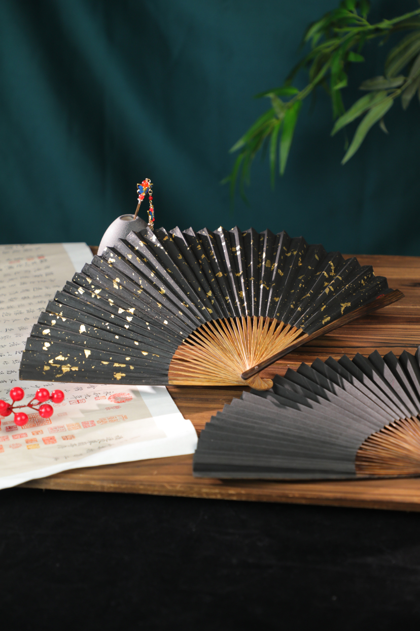 王星记特色黑纸扇