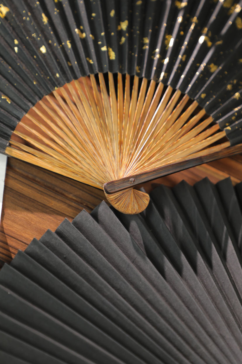 王星记特色黑纸扇