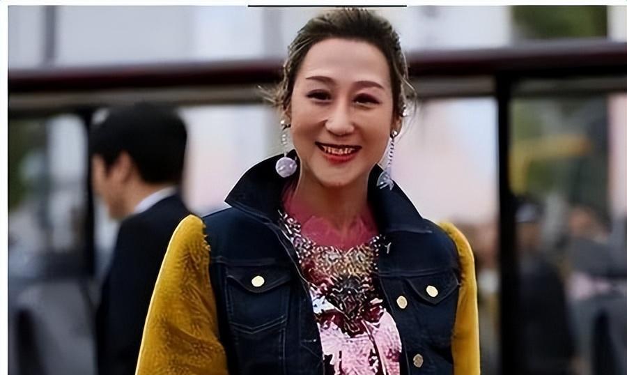 嫁大16岁陈浩民,5年剖4胎从不坐月子,38岁的蒋丽莎现状怎么样了