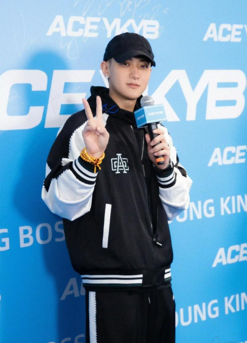 黄子韬潮牌门店开张!专点名徐艺洋发言!黄妈妈反应最好嗑