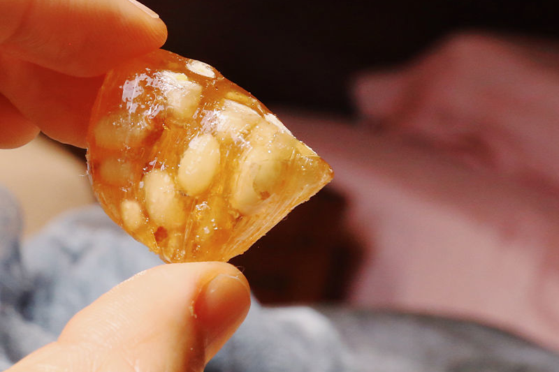 苏州有名的传统小吃推荐:松子糖