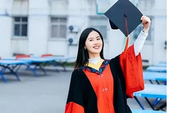 [原文:女博士张婷直播口误因三句.