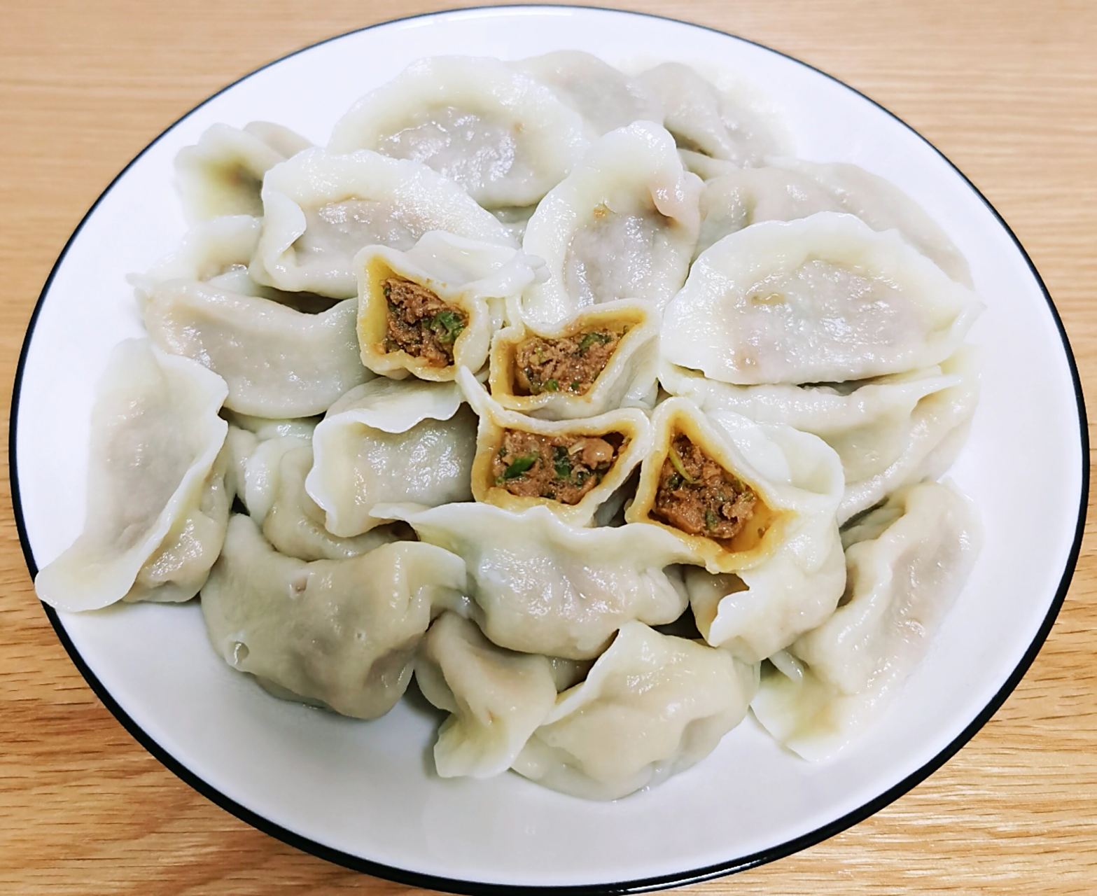 芹菜鲜肉馅饺子