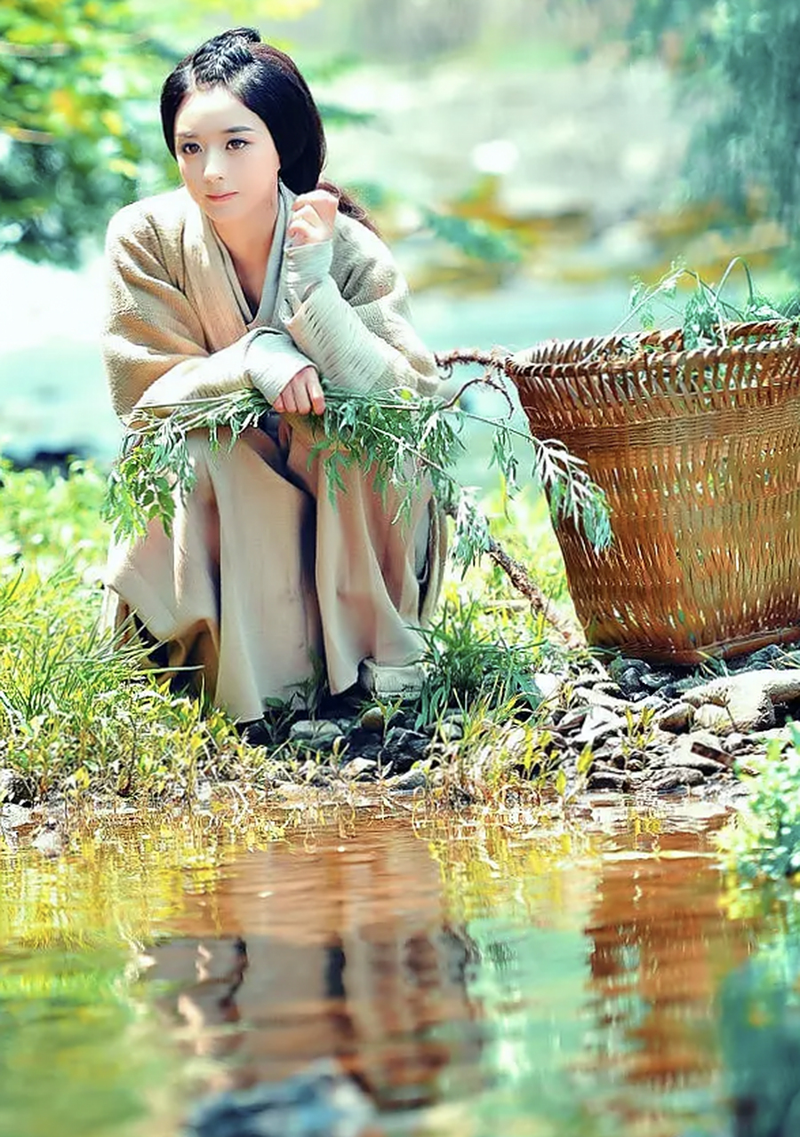 赵丽颖在《大汉情缘之云中歌》里客串饰演神医百合,同样戏份不多,但一