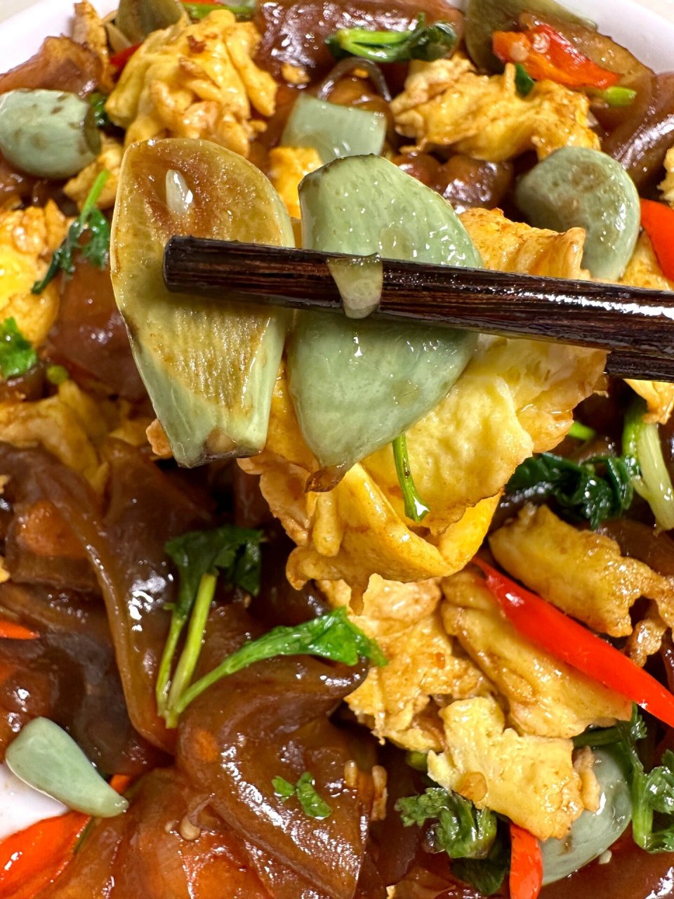 这个腊八蒜炒粉皮这真的太太太好吃啦,腊八蒜酸酸辣辣的 超好吃,粉皮