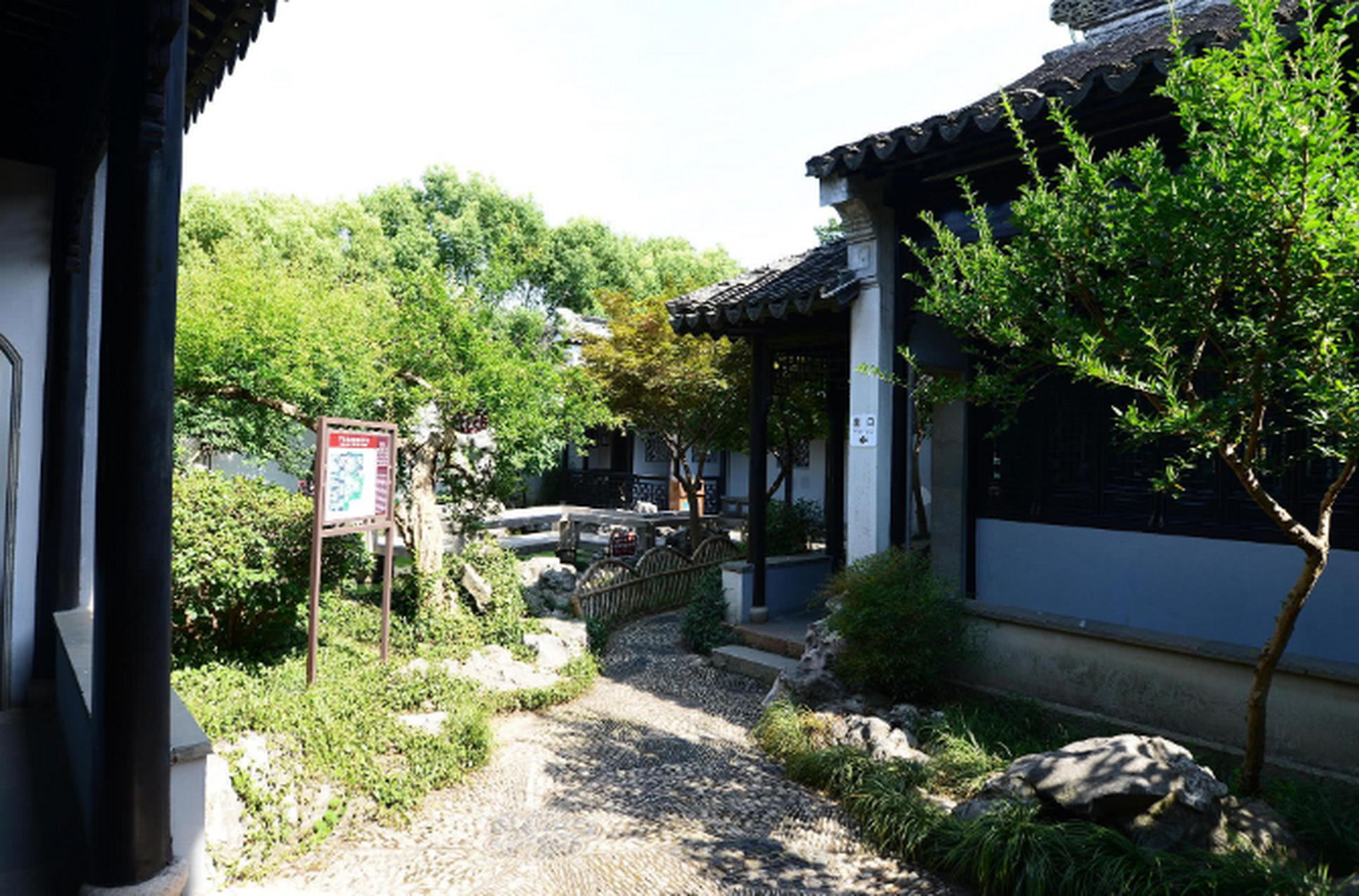木渎古镇中的严家花园,历史悠久,历经三代主人打造,有春夏秋冬四个