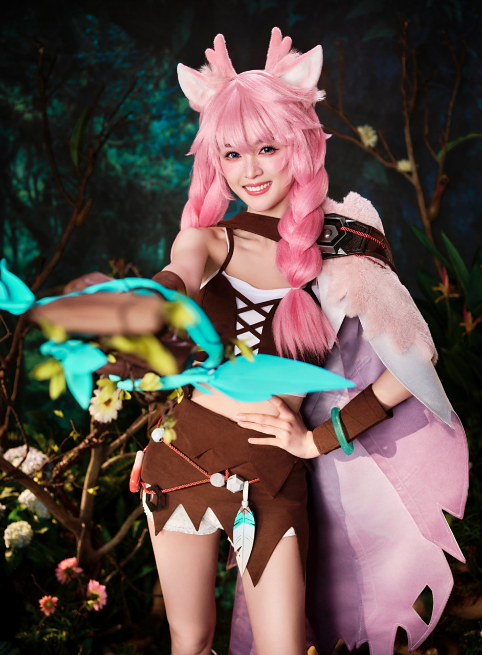 吴宣仪cos瑶妹,粉色双马尾造型好萌好可爱.