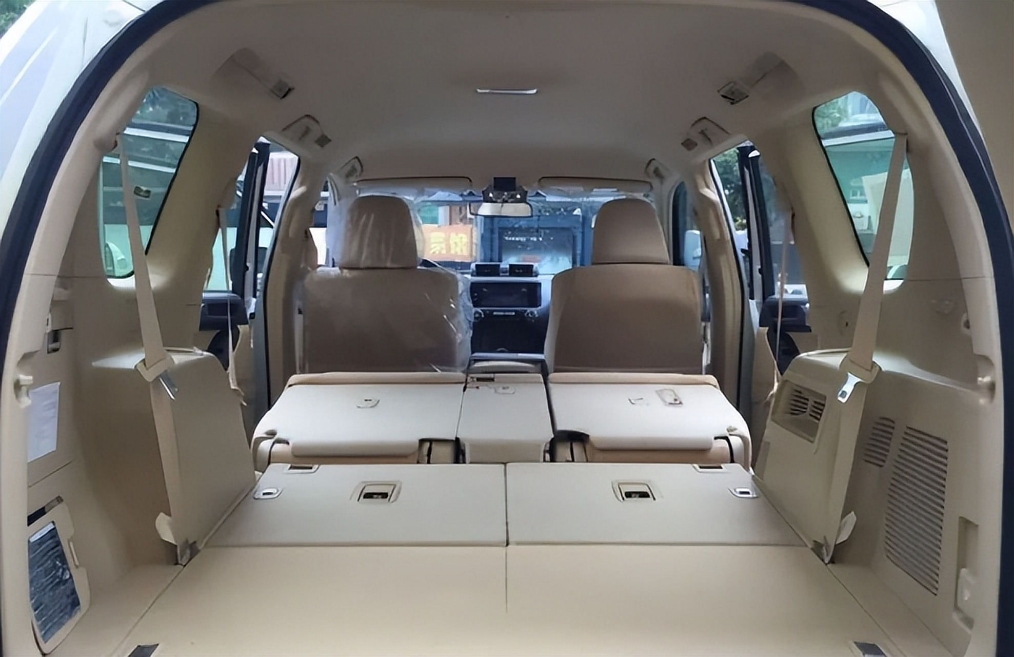 摘要: 本文对普拉多这款备受欢迎的越野suv进行了分析,总结了其优缺点