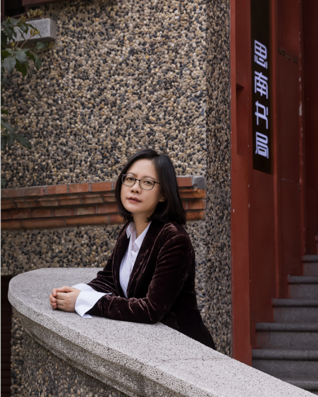 即将与观众见面,这部由王家卫执导,秦雯编剧的作品汇聚了众多明星