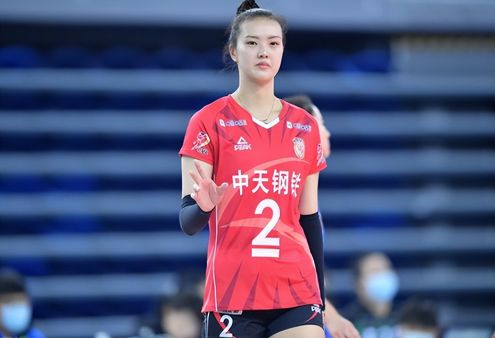 在女排超级联赛中,张常宁的复出引起了很大的反响