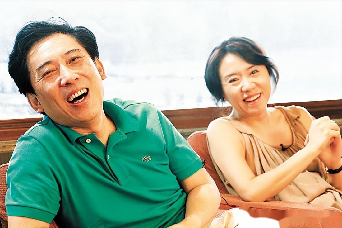 女强人王潮歌勇于展现真实自我,兼顾家庭与事业,成功有加!