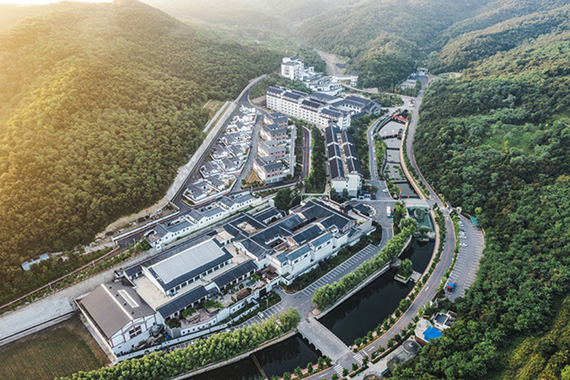 东泉假日温泉酒店电话图片