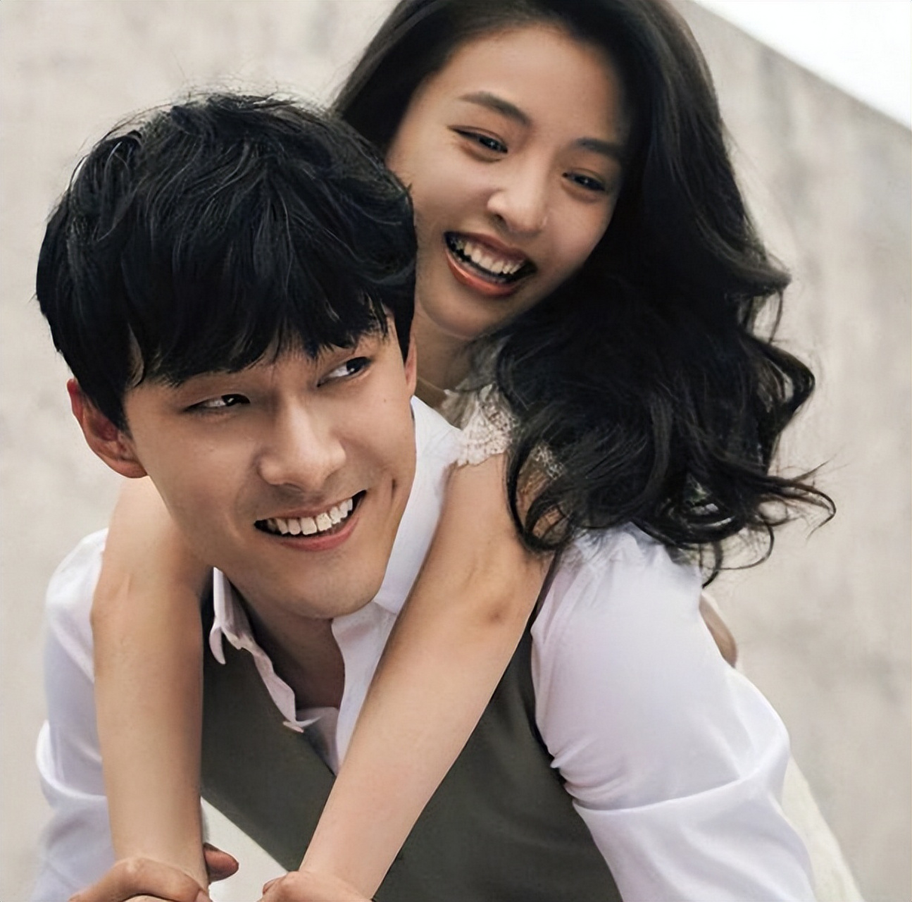 吴倩张雨剑离婚后,首次迪士尼合体,4岁女儿漂亮又灵气!