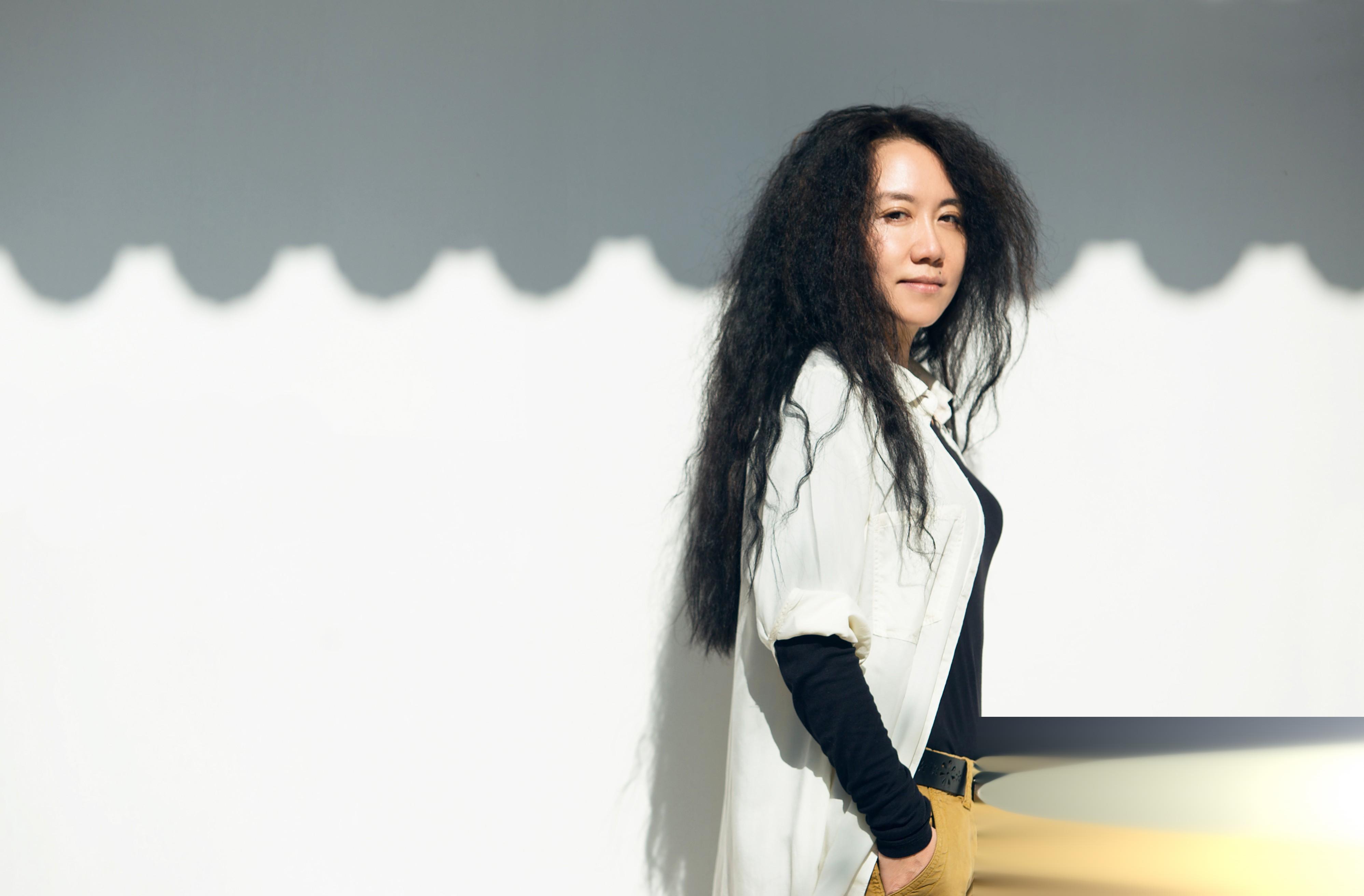 女强人王潮歌勇于展现真实自我兼顾家庭与事业成功有加