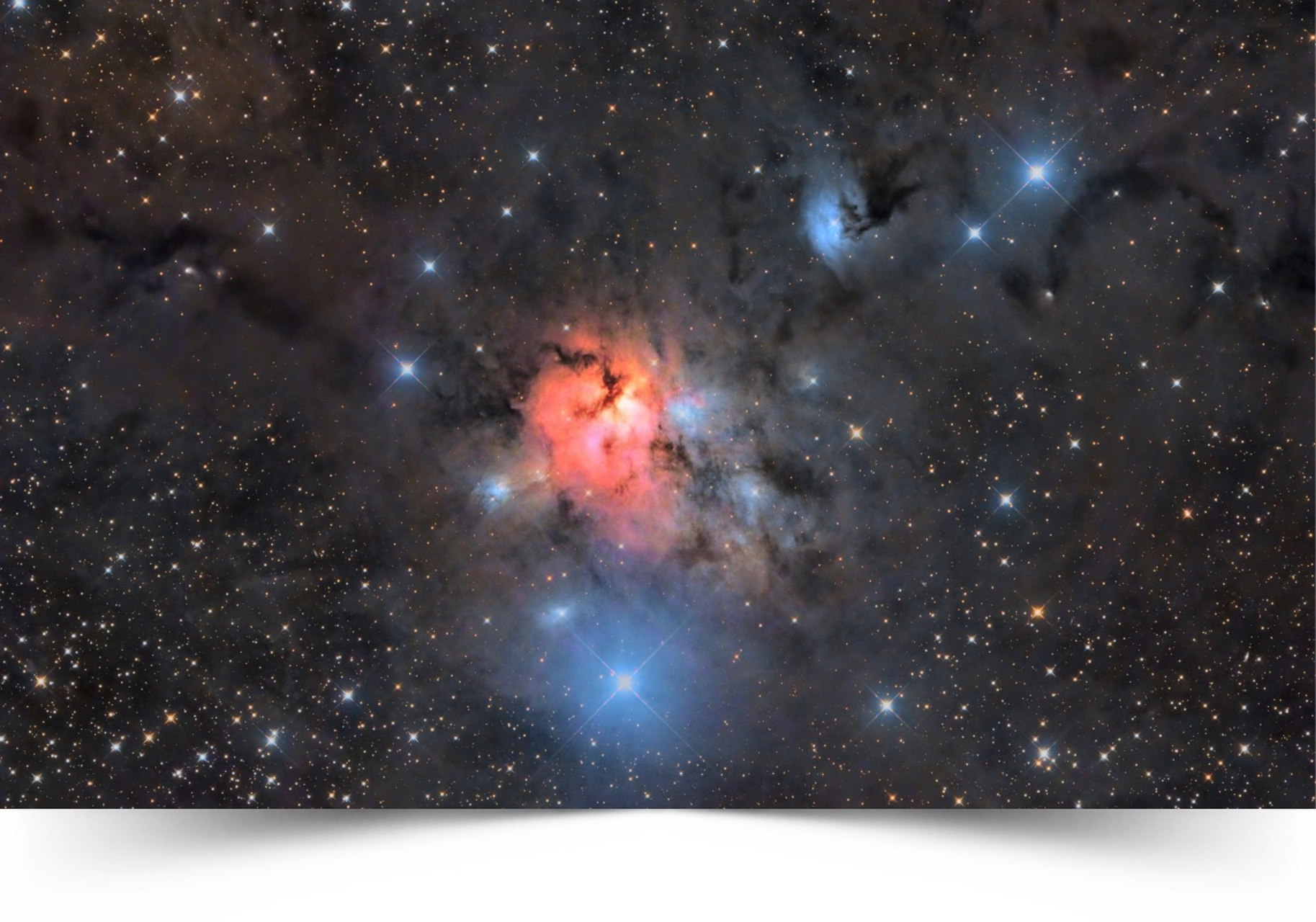 摘要: 北三叶星云(ngc1579)是英仙座中的一颗璀璨明珠,以其奇特的结构