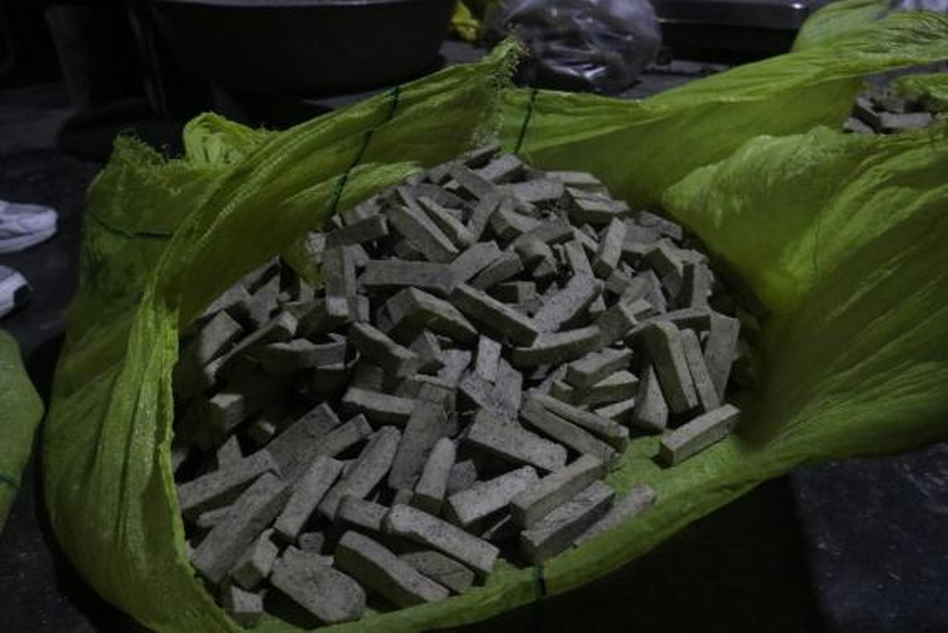 #醉美贵州景# 灰豆腐果,这一道真仡佬族苗族同胞的智慧结晶,源于他们