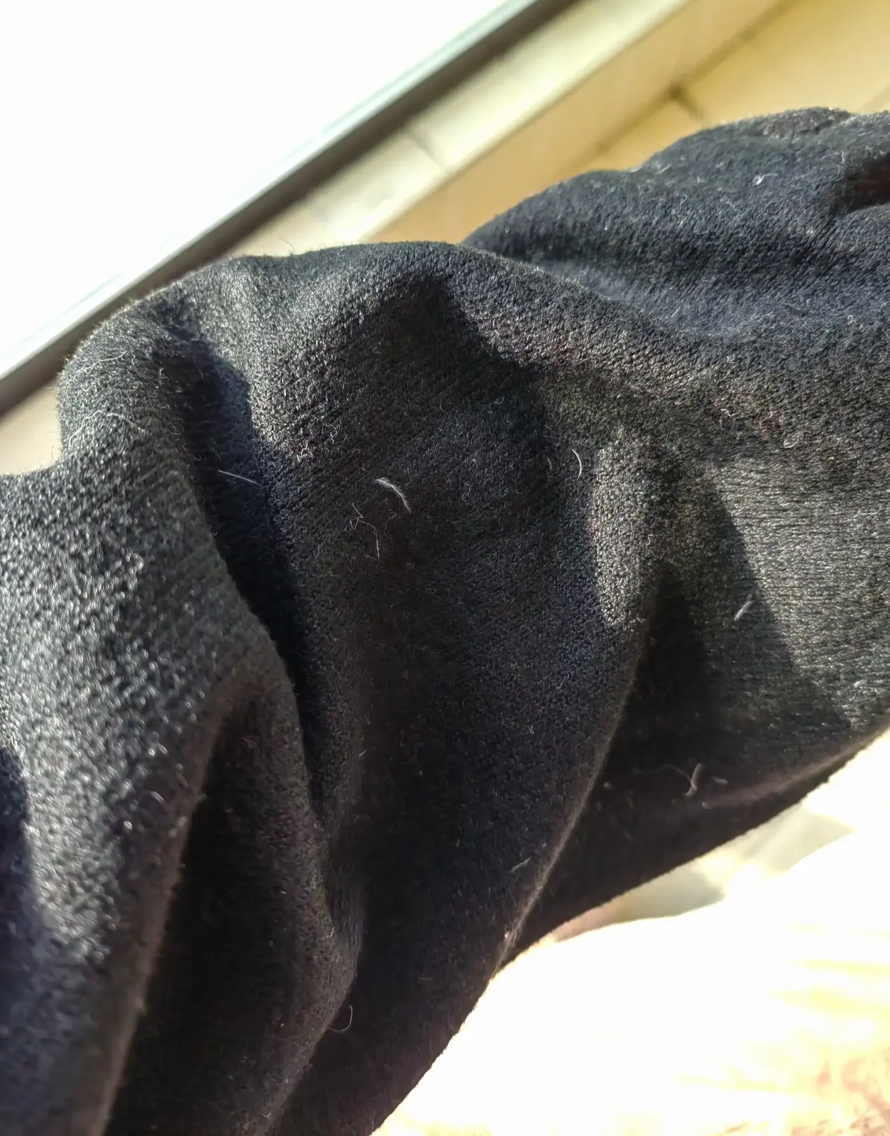 冬天一定不要买黑色毛衣 如果买了黑色毛衣 一定不要在穿羽绒服的时候