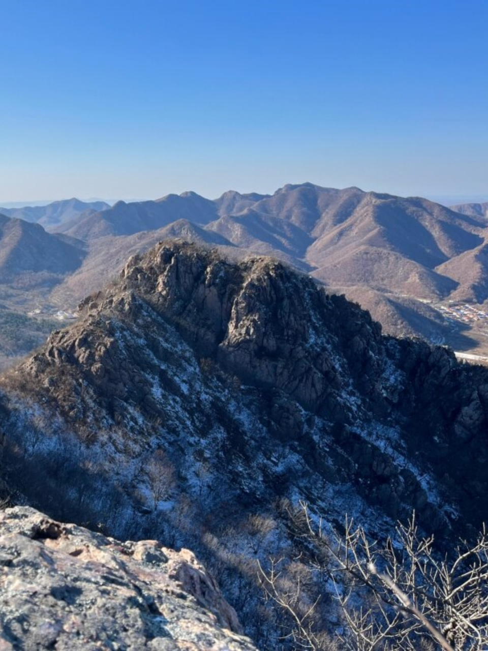 登峰少年,勇攀高峰,第十峰:大连龙潭山  在瓦房店市的大连,有一座充满