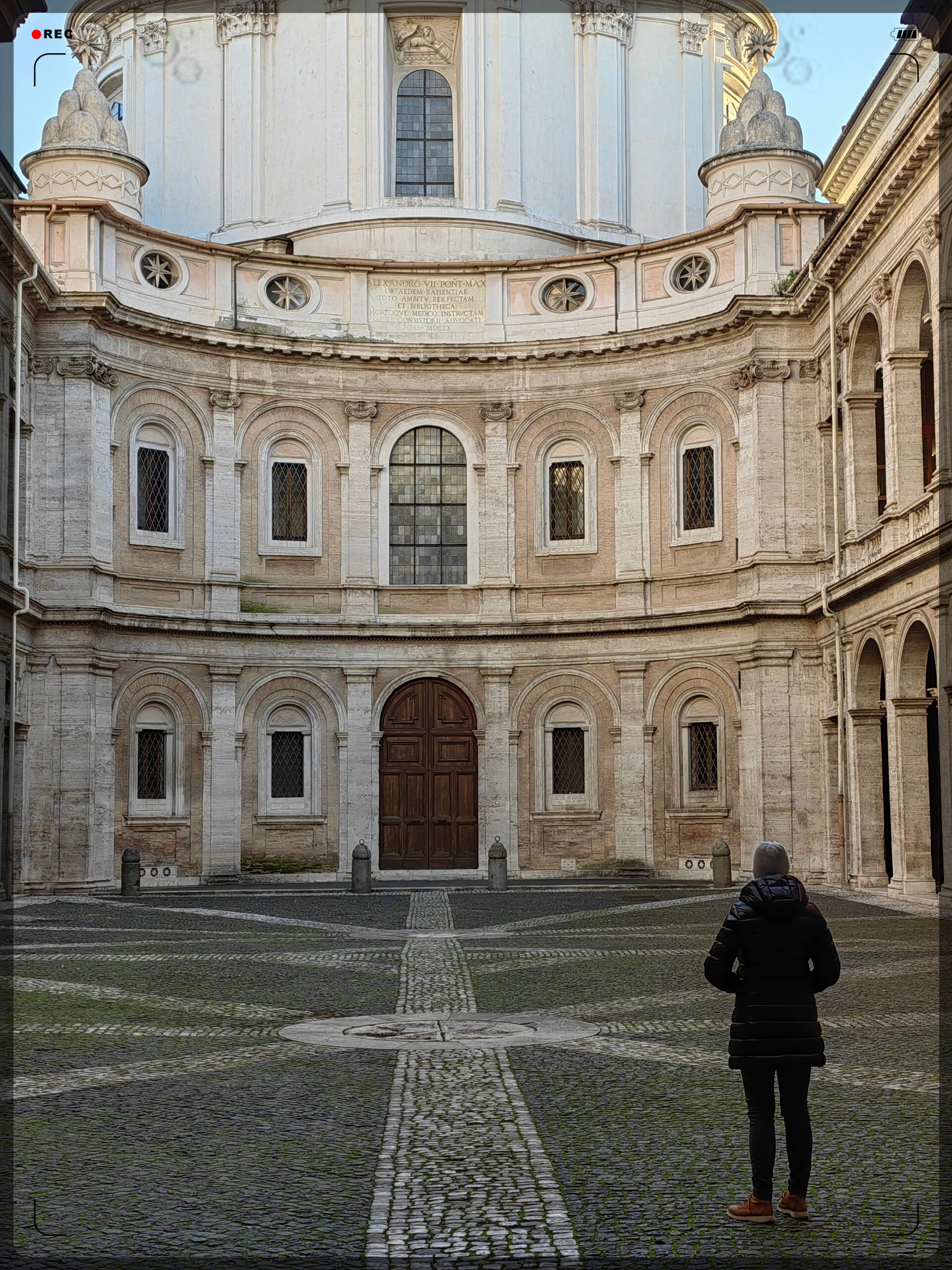 它从一个微不足道的小邦演变成了庞大的帝国政治中心,从古代社