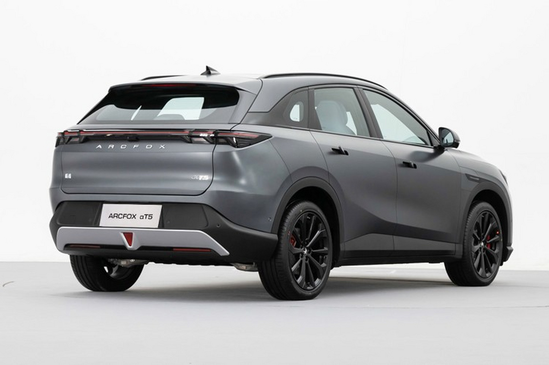 北汽新能源旗下极狐 阿尔法品牌全新纯电suv——阿尔法t5将在12月27