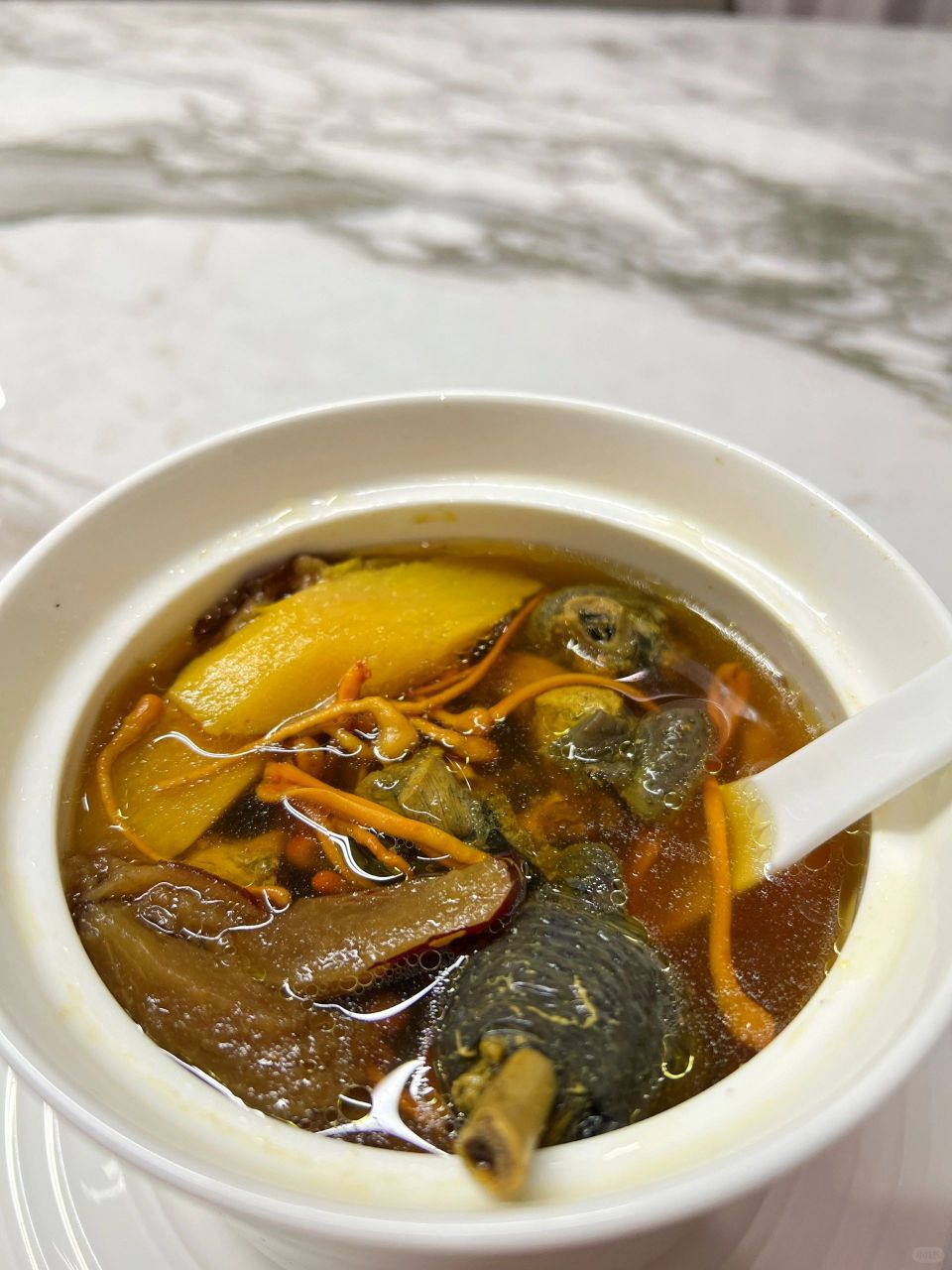 食补养气补肾虫草花淮杞炖乌鸡 怪不得香港太太们都爱喝这个 食材乌鸡