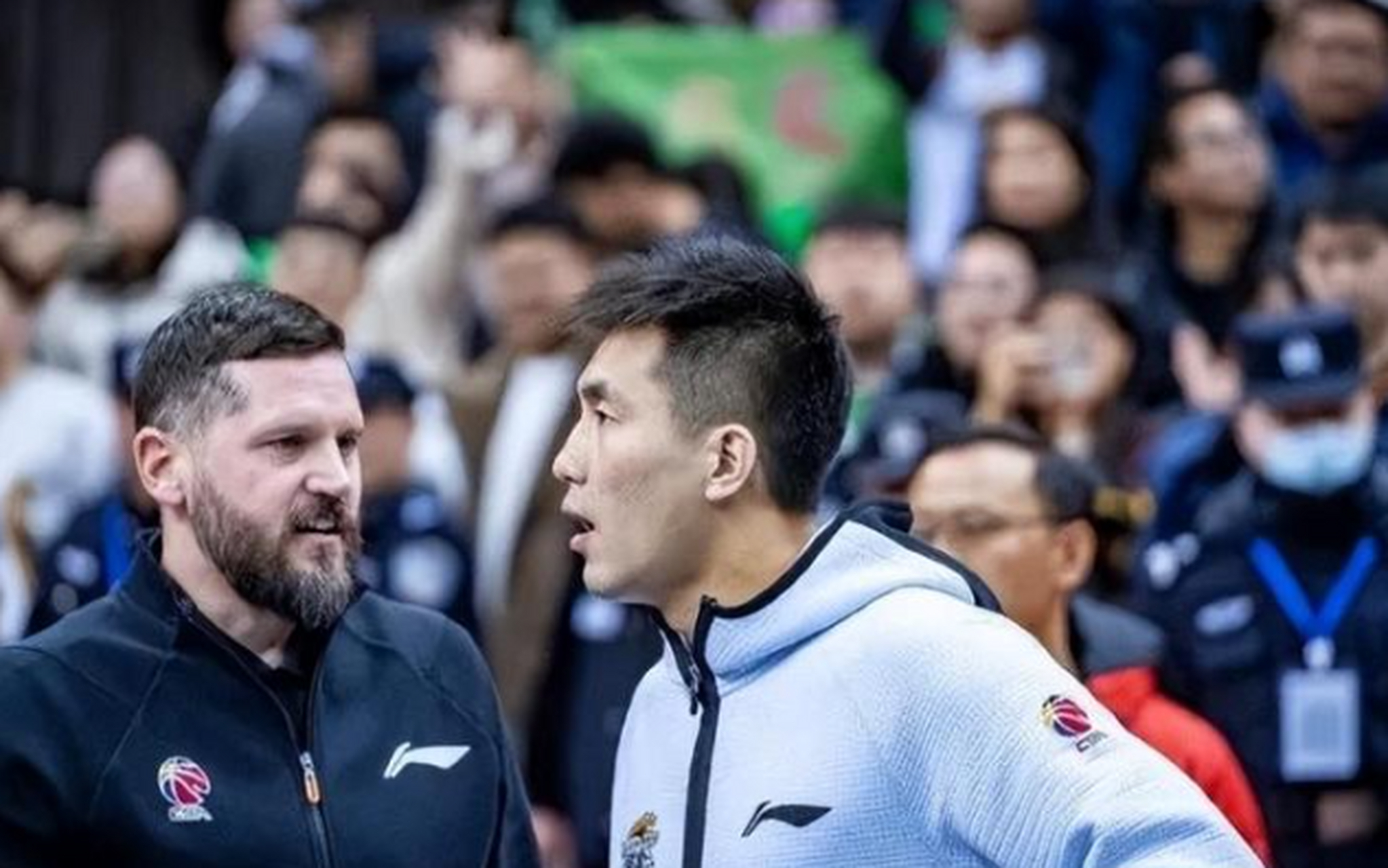 辽篮官宣:郭艾伦对阵福建男篮复出 郭艾伦将于29日福建浔兴股份对辽宁