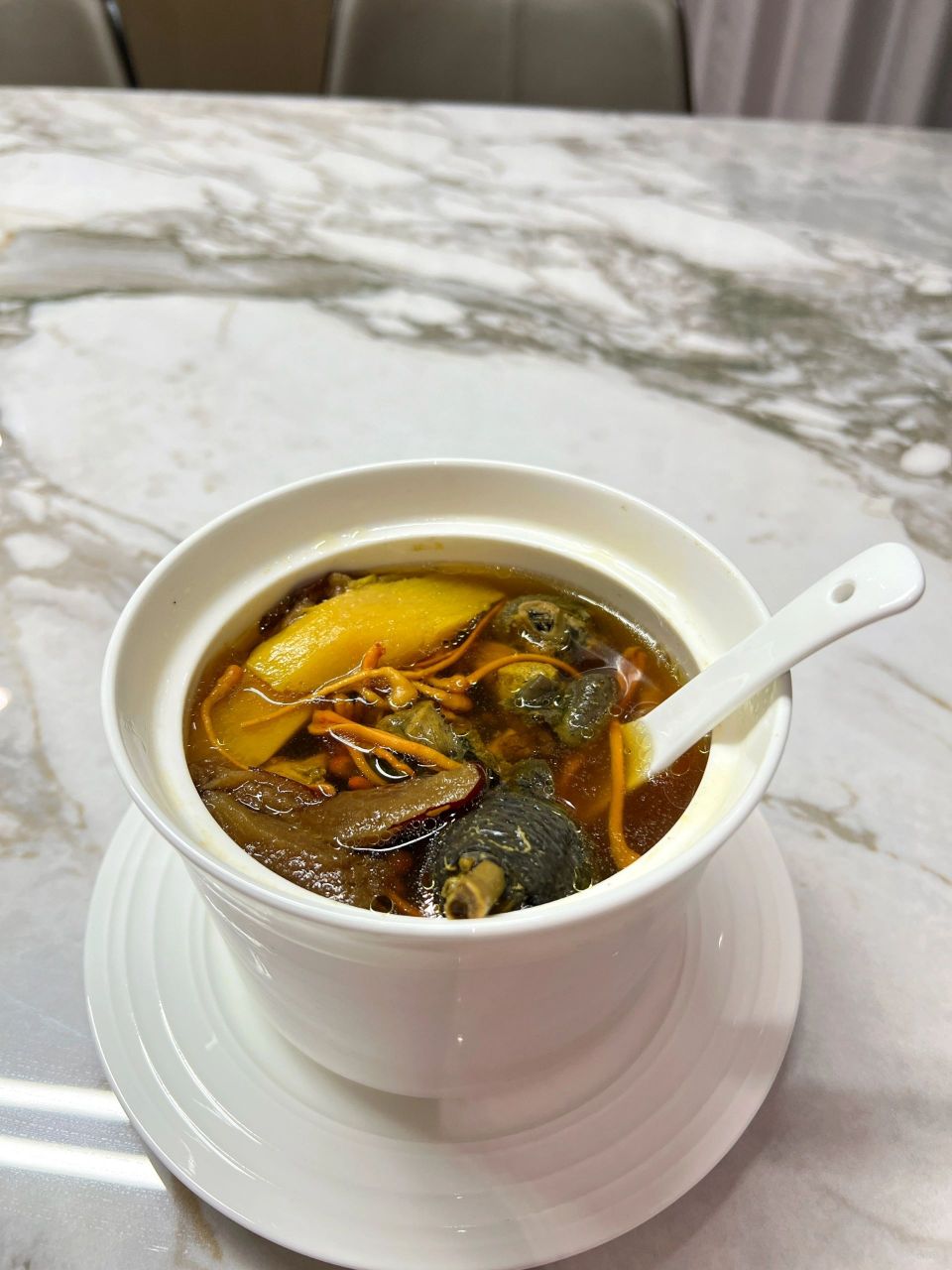 食补养气补肾虫草花淮杞炖乌鸡 怪不得香港太太们都爱喝这个 食材乌鸡