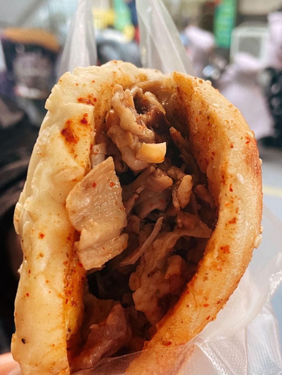 丰县特色美食——烧饼加羊盘肠,过年回家的必尝美味  你是否尝过烧饼