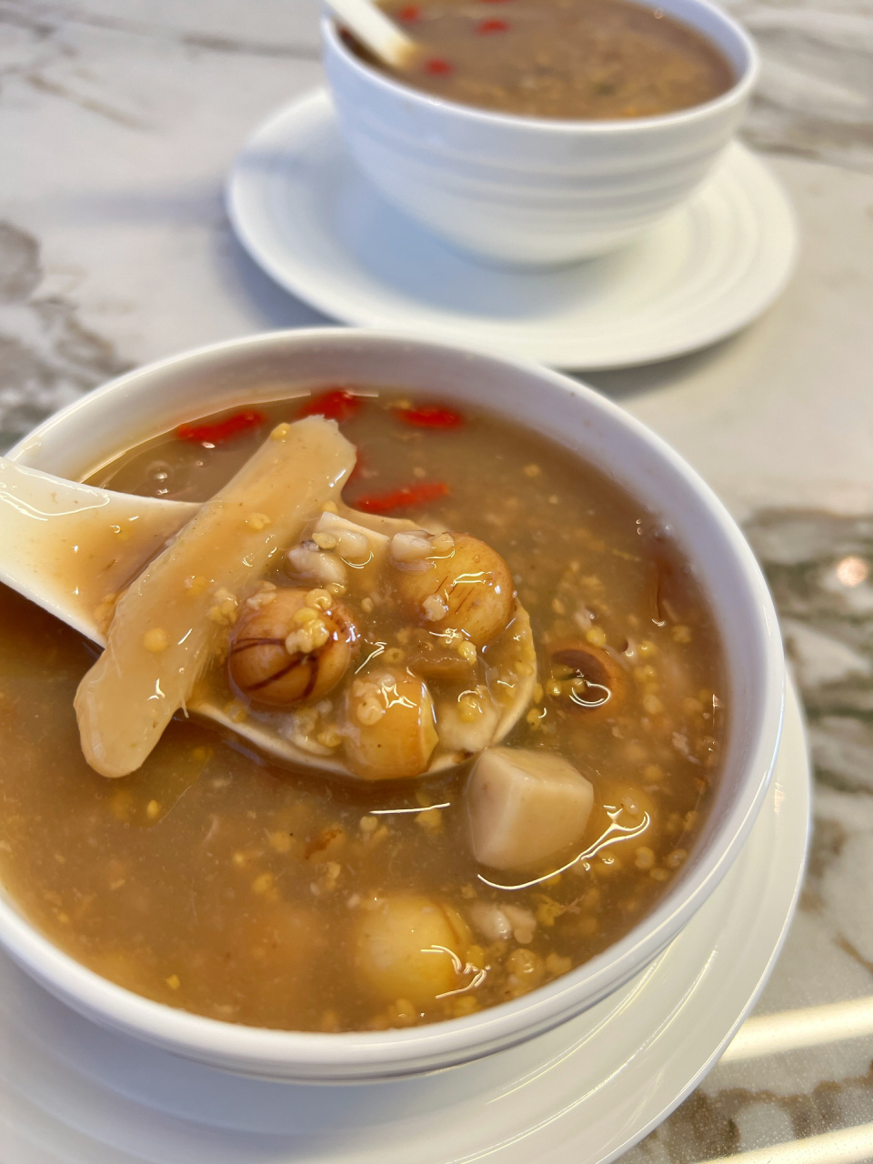 食补健脾祛湿茯苓莲子茨实山药黄米粥 食材黄米莲子百合山药茨实茯苓