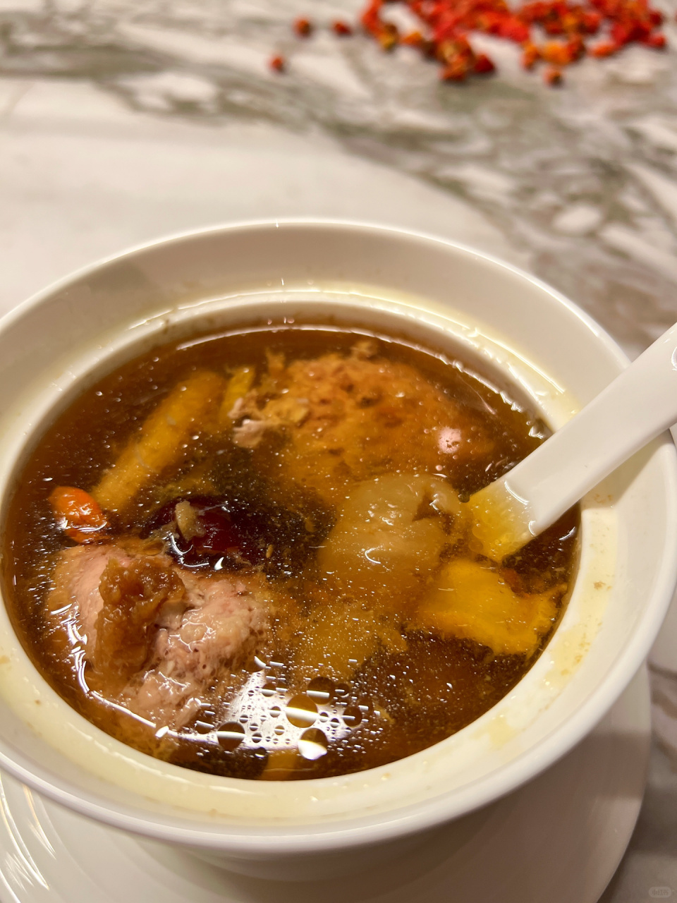 养血补气当归红枣桂圆炖瘦肉 食材瘦肉适量当归两片 红枣两个桂圆六个