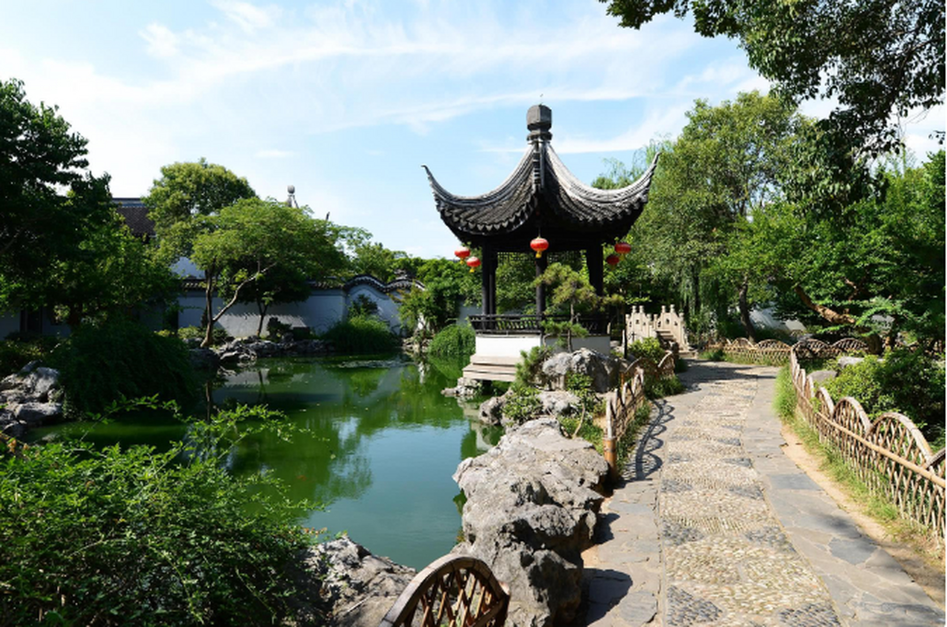 木渎古镇中的严家花园,历史悠久,历经三代主人打造,有春夏秋冬四个