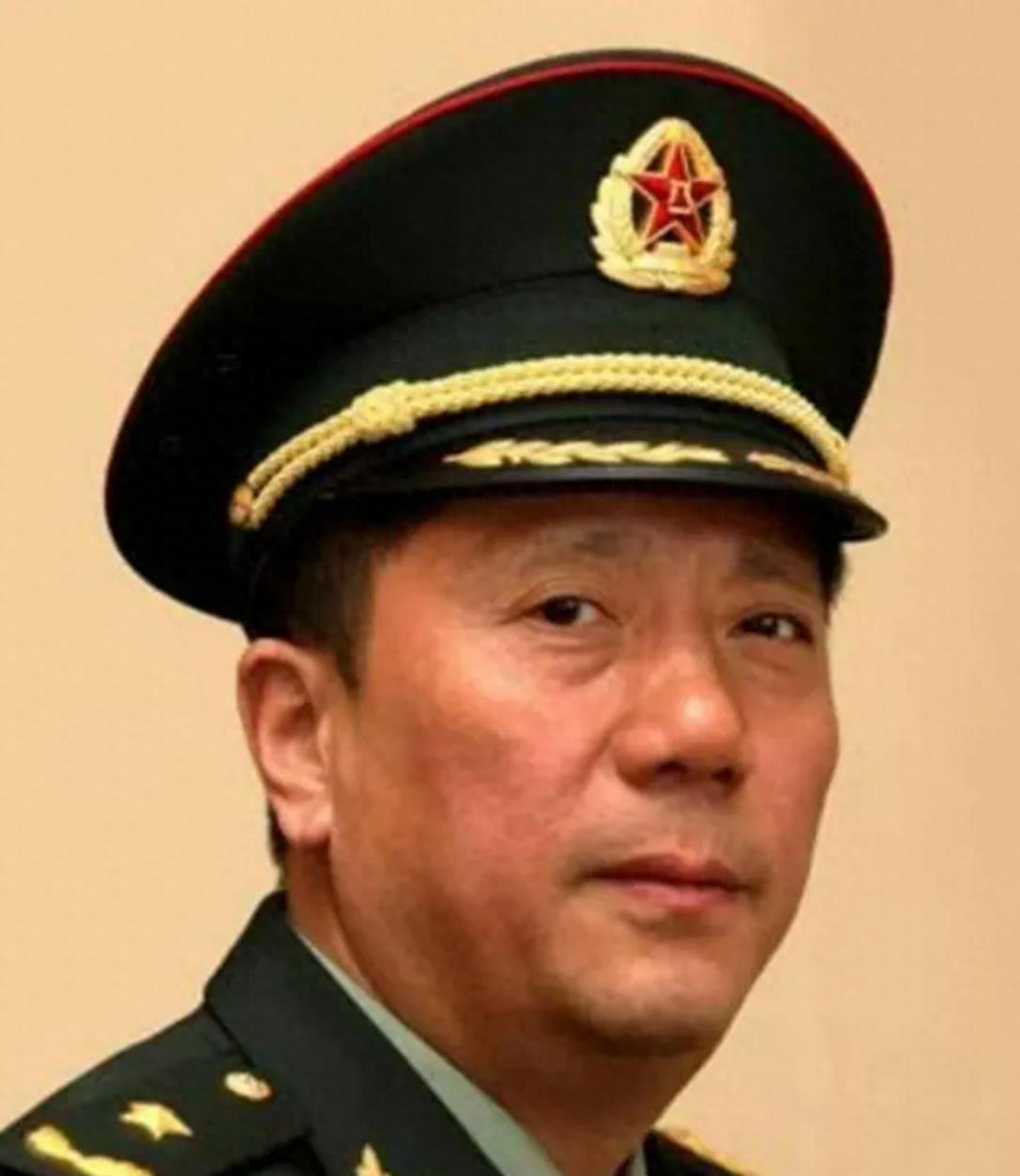 57岁中将秦卫江:国防部长之子,东部战区副司令员身份揭秘