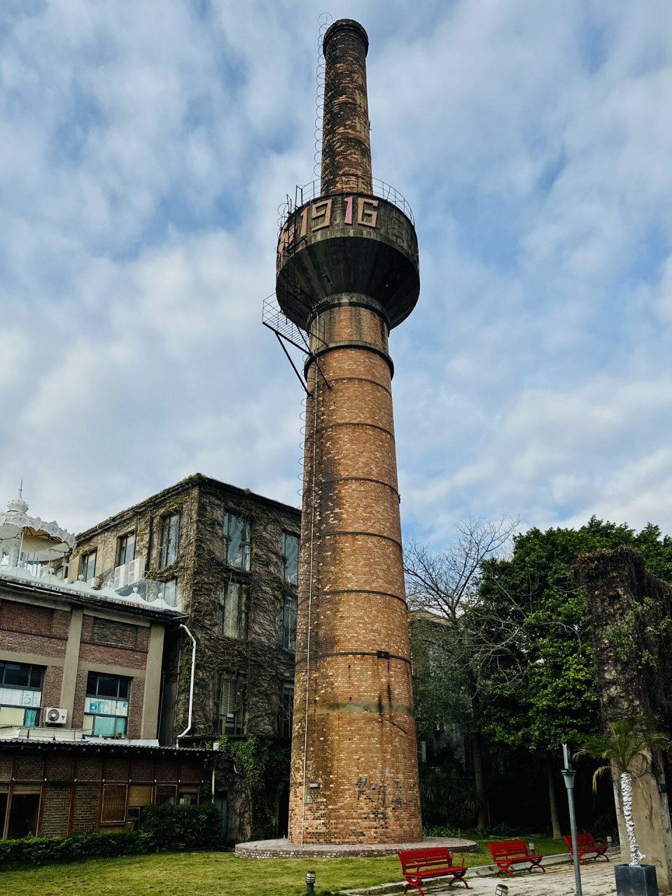 泉州源和1916创意产业园是一处不收费且游客稀少的小众景点,位于泉州