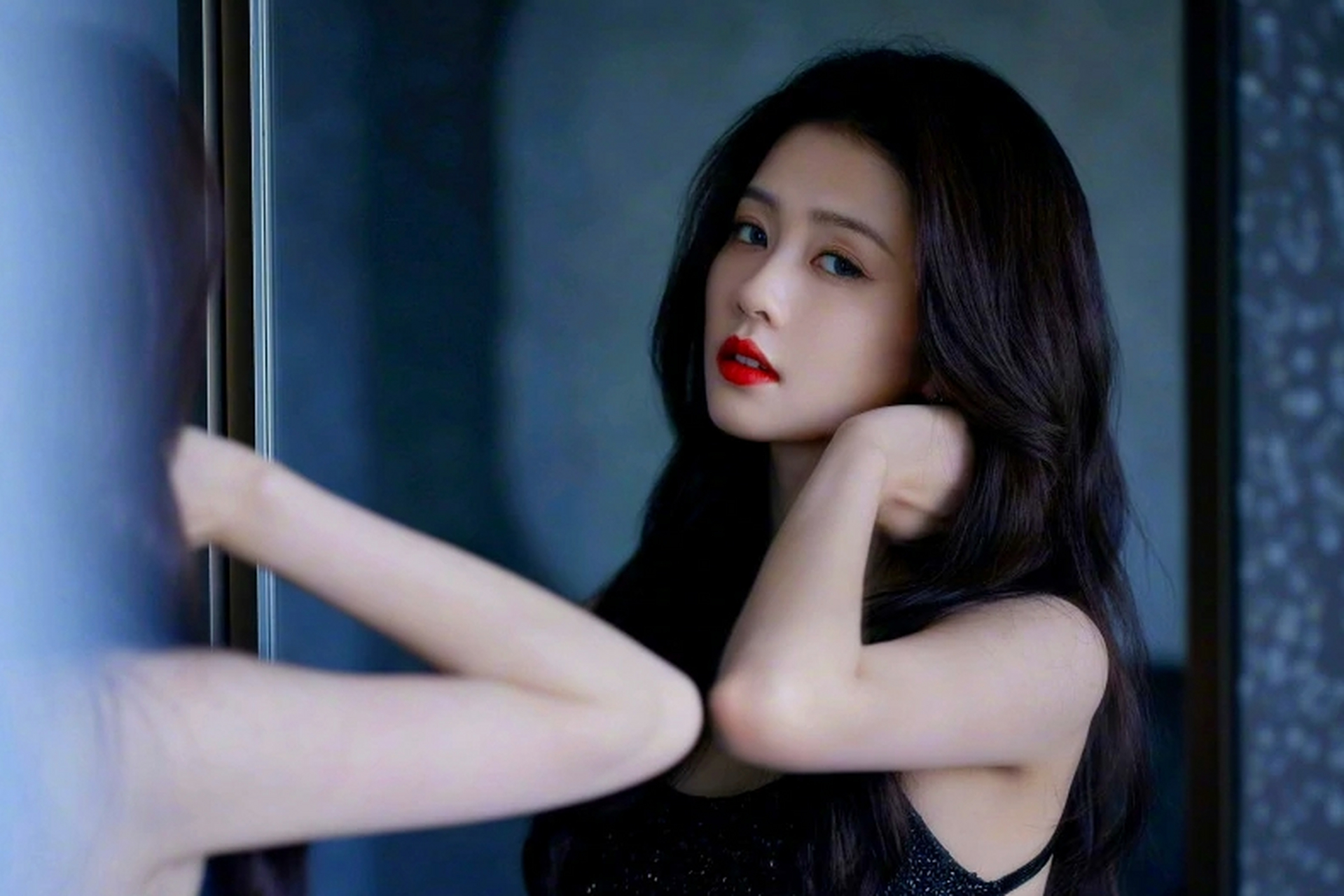 白鹿,1994年出生于江苏常州,中国内地女演员,模特,凭借出演陆虎单曲