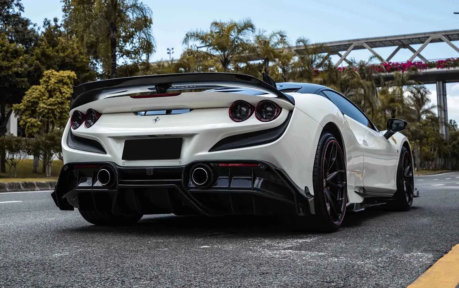 法拉利 f8 tributo hd碳纤维(干碳)后唇/后扰流