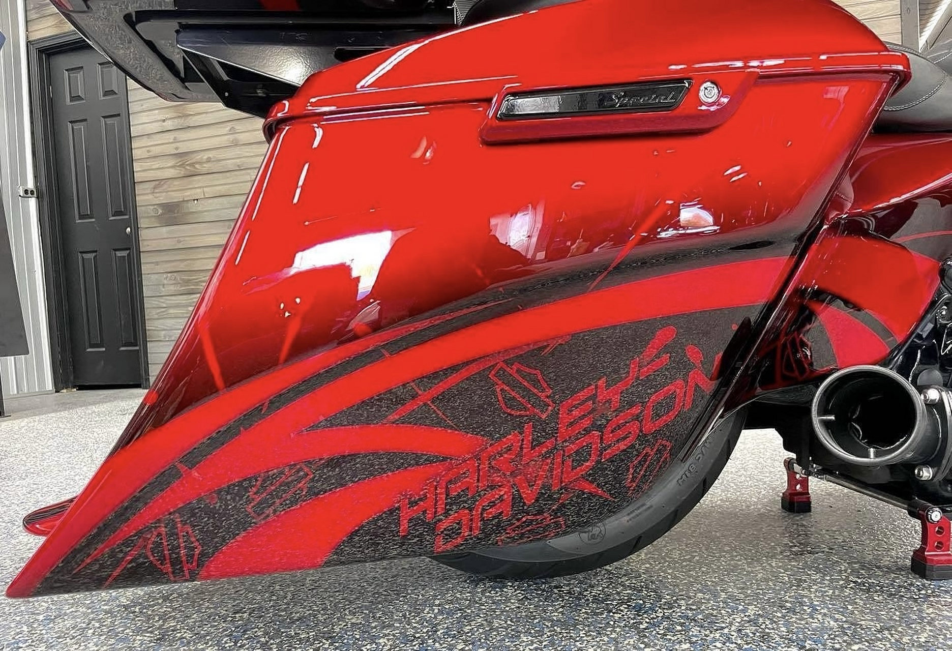 定制 | 红红火火过大年 哈雷双灯滑翔改装欣赏