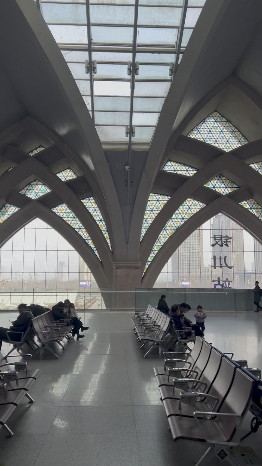 宁夏银川火车站有特色,这里的人文气息浓厚