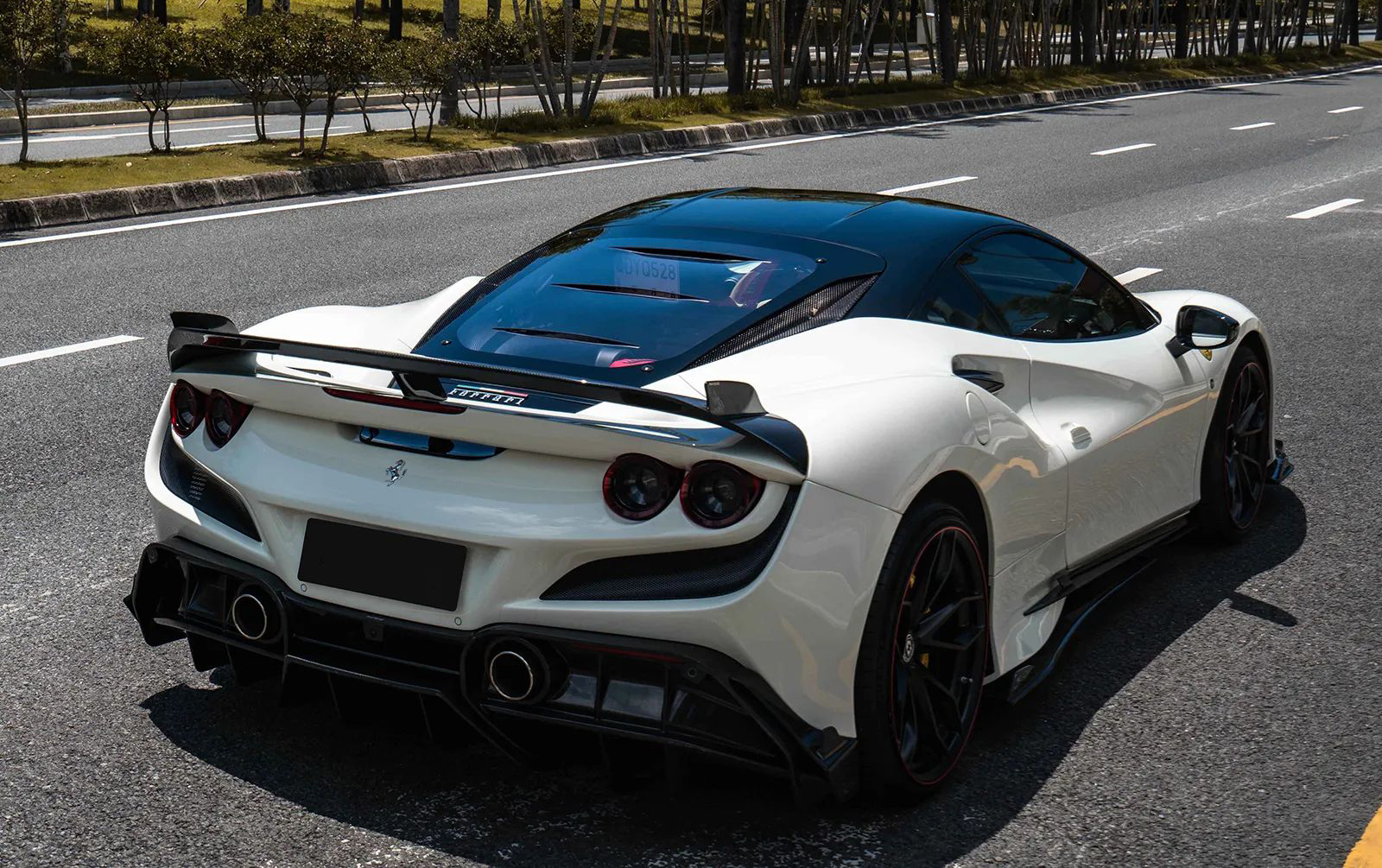 法拉利 f8 tributo hd碳纤维(干碳)后唇/后扰流