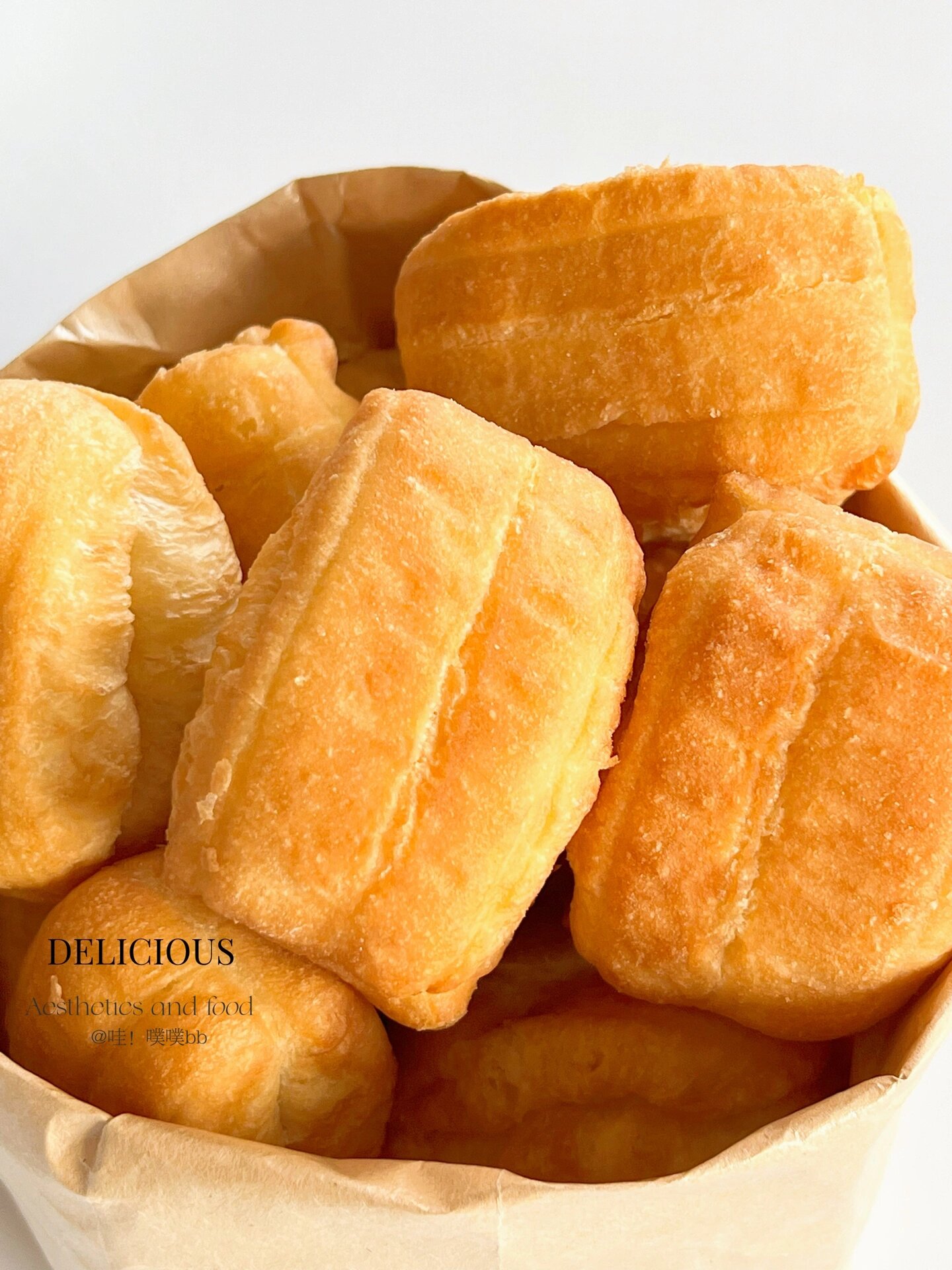 谁会拒绝来一个,这么胖嘟嘟的小油条 今天我们就在家用健康的食材,做