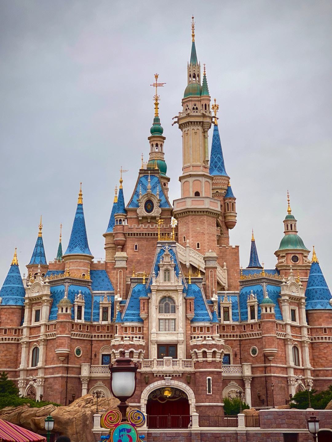 探秘上海迪士尼,畅游梦幻世界的终极攻略,一文带你尽情玩转!