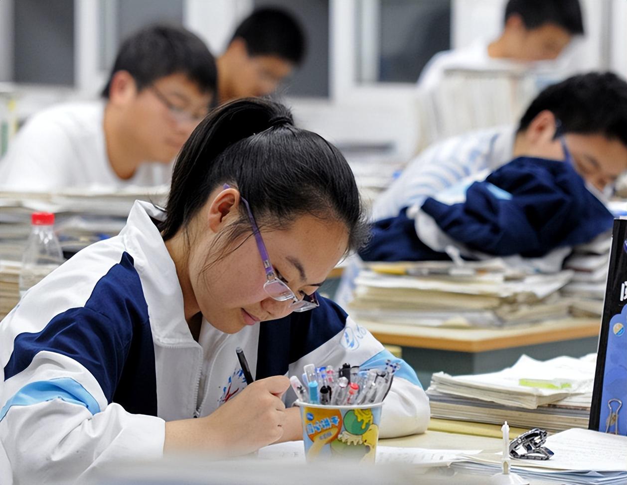 初中生"身高表"出炉,初二一定要达到这个数,你拖后腿了吗