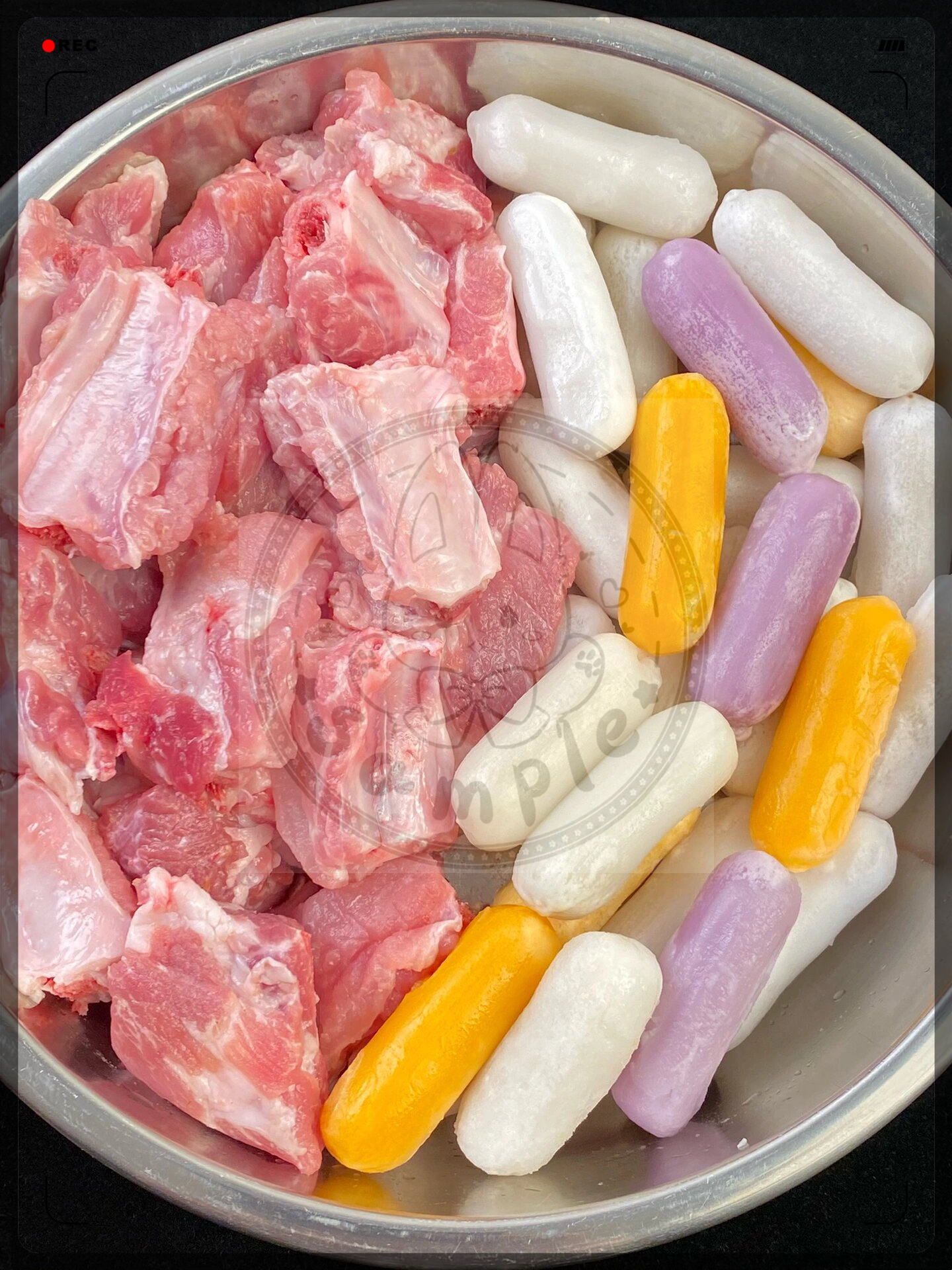 我要上热门 可乐排骨年糕的出炉瞬间便散发出浓郁的酱香这香气