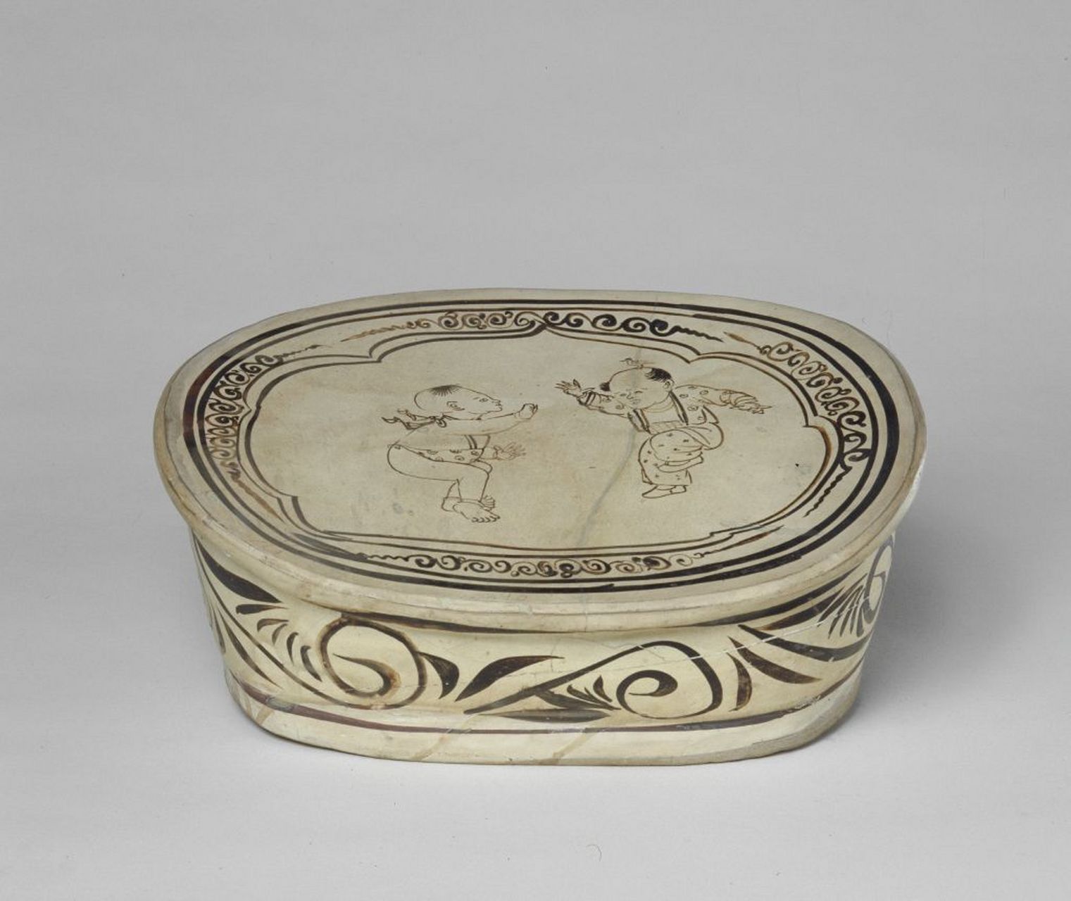 这是一组宋代的磁州窑瓷器.